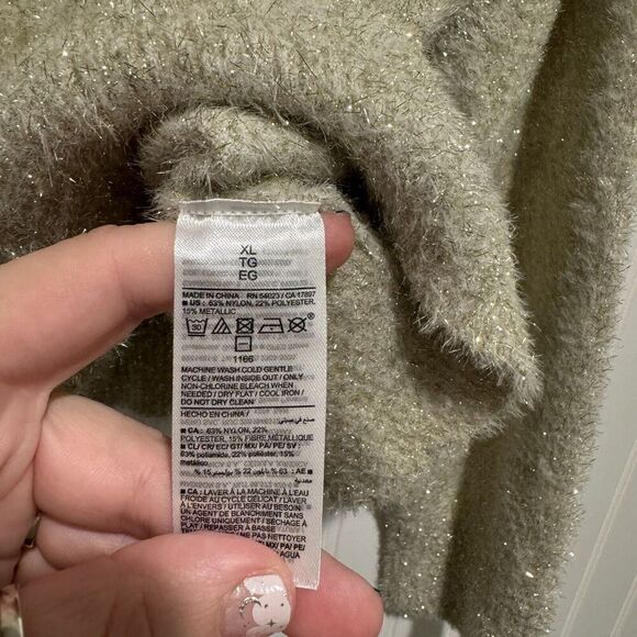 Old Navy Gold Eyelash Sparkly Sweater NEW Size XL - Picture 6 of 7